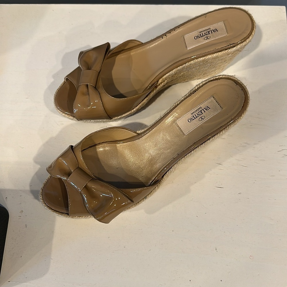 Valentino Garavani Patent Leather Espadrilles Size 41 US 9.5